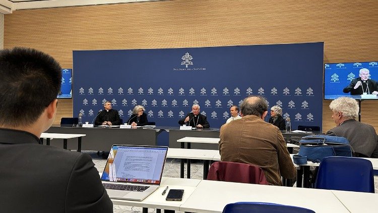 El instrumentum laboris para el Sínodo estará listo a finales de mayo El instrumentum laboris para el Sínodo estará listo a finales de mayo