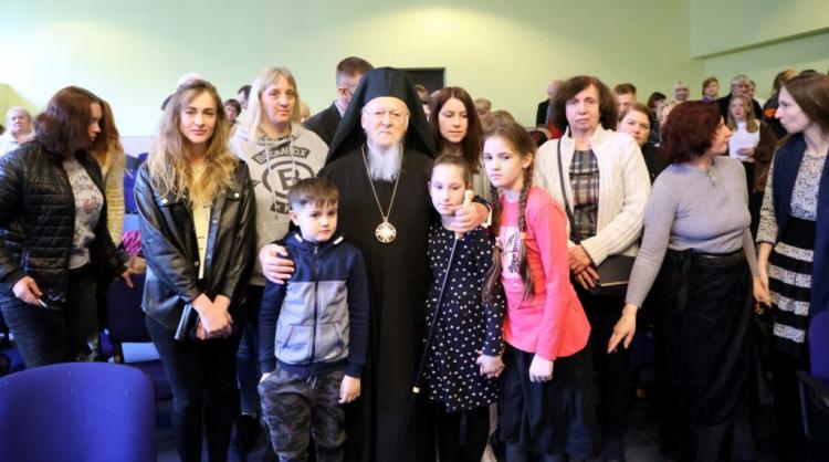 "Sufrimos con ustedes", dijo Bartolomé I a los refugiados ucranianos en Polonia "Sufrimos con ustedes", dijo Bartolomé I a los refugiados ucranianos en Polonia