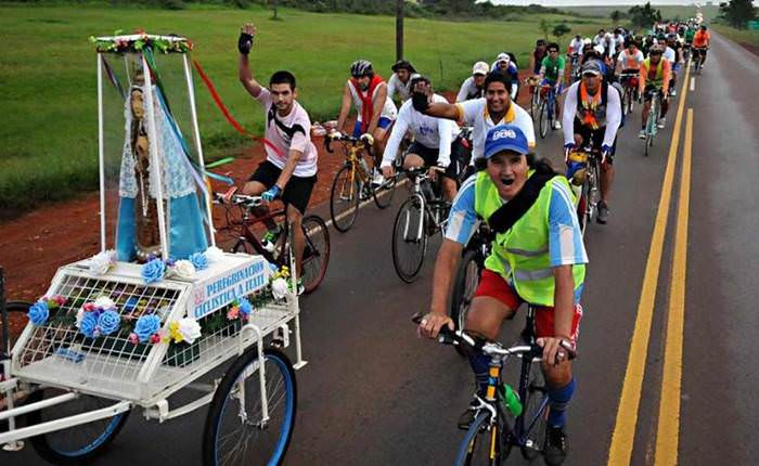 Peregrinación en bicicleta de los trabajadores al Santuario de Itatí