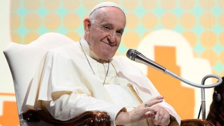 Transformar una economía que mata en una economía de vida", pidió el Papa en Asís