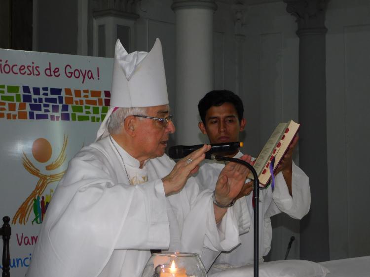 Mons. Faifer fue trasladado al hospital Austral y le envió un mensaje a la comunidad Mons. Faifer fue trasladado al hospital Austral y le envió un mensaje a la comunidad