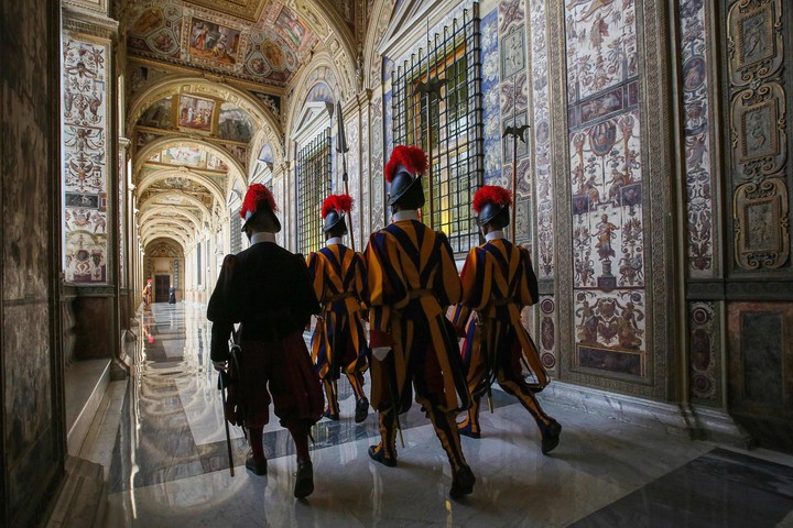 Treinta y cuatro nuevos reclutas de la Guardia Suiza prestarán juramento Treinta y cuatro nuevos reclutas de la Guardia Suiza prestarán juramento