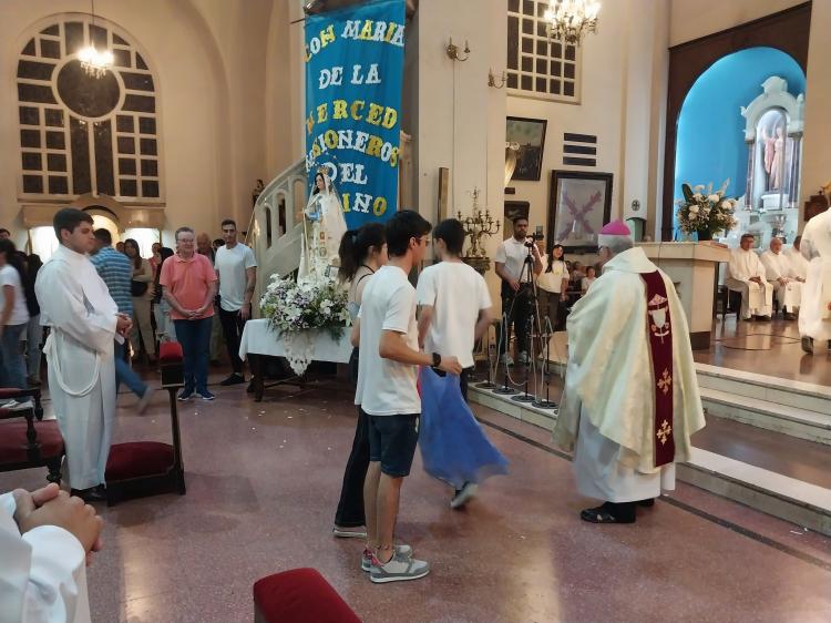 Tucumán: jóvenes y seminaristas peregrinaron a la basílica de la Virgen de la Merced Tucumán: jóvenes y seminaristas peregrinaron a la basílica de la Virgen de la Merced
