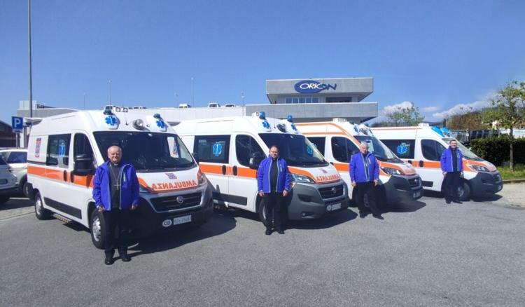 Ucrania: El Papa envía cuatro ambulancias para las zonas de guerra Ucrania: El Papa envía cuatro ambulancias para las zonas de guerra