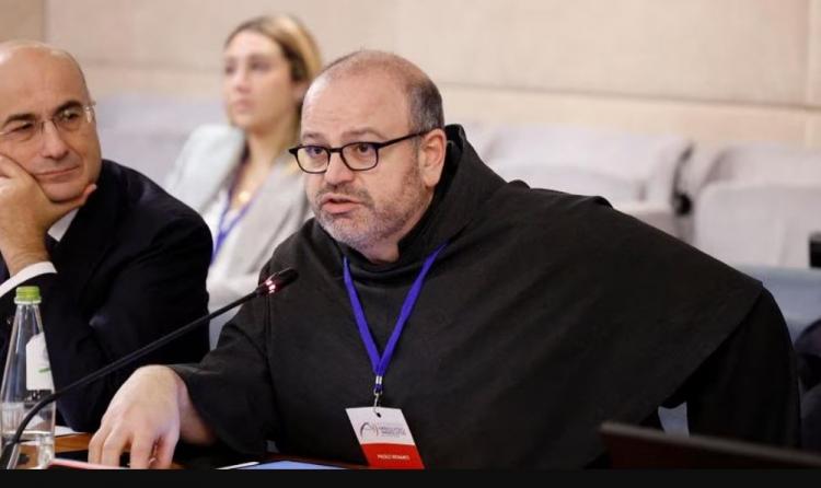 Un fraile franciscano presidirá la Comisión de Inteligencia Artificial italiana
