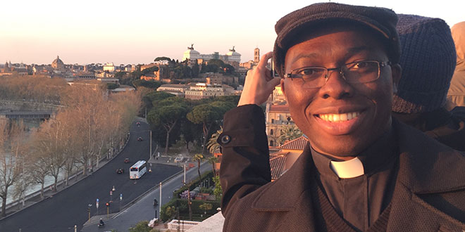 Un sacerdote nigeriano, nuevo subsecretario para el Desarrollo Humano Integral Un sacerdote nigeriano, nuevo subsecretario para el Desarrollo Humano Integral