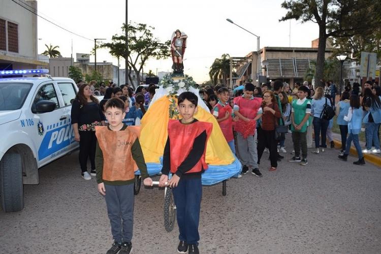 Una multitud acompañó a San Miguel Arcángel en su festividad