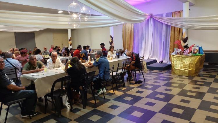 Una Nochebuena compartida: misa y cena comunitaria en Deán Funes