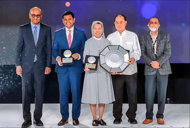 Una organización musulmana premió a una monja católica por su labor interreligiosa Una organización musulmana premió a una monja católica por su labor interreligiosa