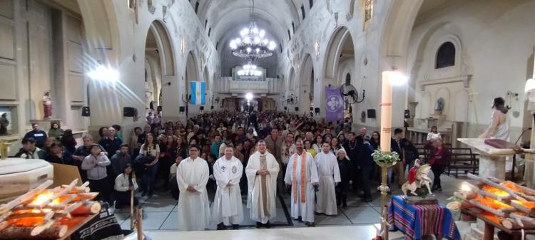 Unos 400 jóvenes scouts de Quilmes compartieron la primera misa diocesana del movimiento Unos 400 jóvenes scouts de Quilmes compartieron la primera misa diocesana del movimiento
