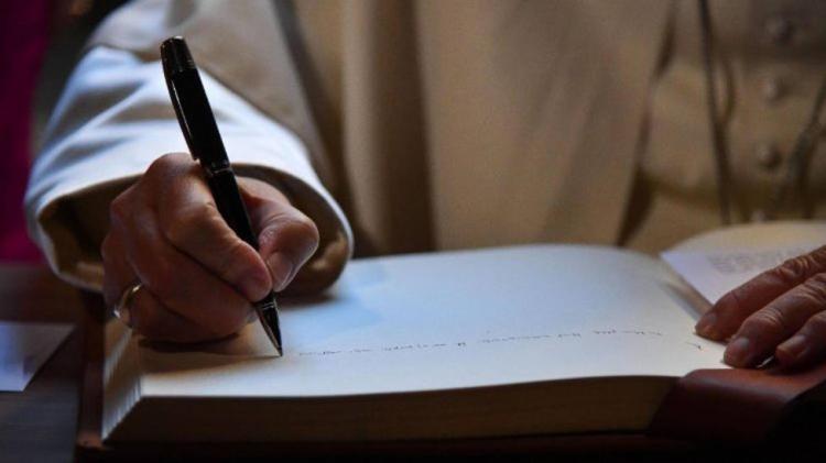 Vaticano: el Papa convocará oficialmente al Jubileo 2025 mediante una bula Vaticano: el Papa convocará oficialmente al Jubileo 2025 mediante una bula