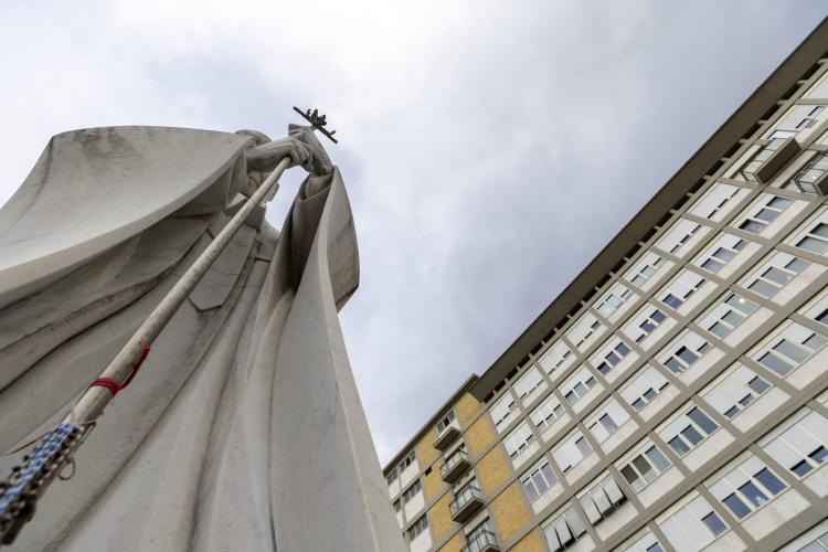 Vaticano: El Papa se mantiene estable y tiene pronóstico reservado Vaticano: El Papa se mantiene estable y tiene pronóstico reservado