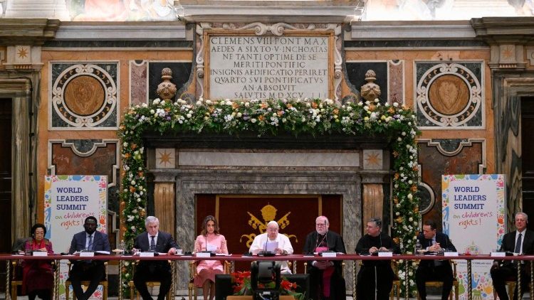 Vaticano: Francisco inaugura una Cumbre sobre los Derechos del Niño Vaticano: Francisco inaugura una Cumbre sobre los Derechos del Niño