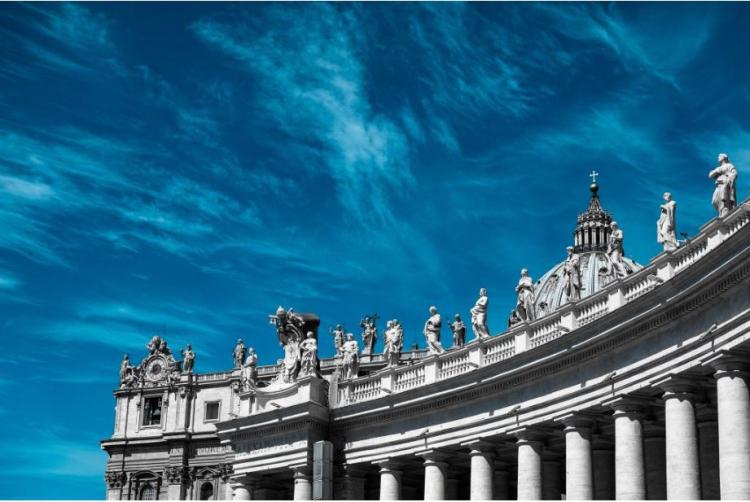 Vaticano: Se instituyó el Comité de Inversiones y lo presidirá el cardenal Farrell Vaticano: Se instituyó el Comité de Inversiones y lo presidirá el cardenal Farrell