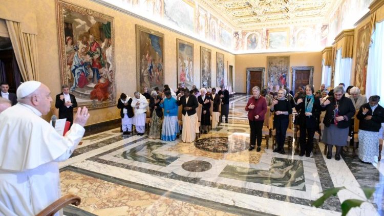 Vaticano: 'Siembren diálogo y alegría espiritual', el consejo del Papa a las religiosas Vaticano: 'Siembren diálogo y alegría espiritual', el consejo del Papa a las religiosas