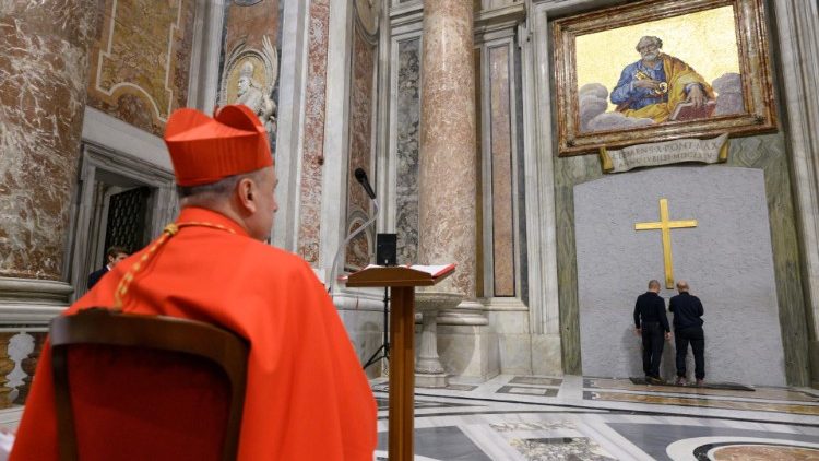 El Vaticano: verifican que la Puerta Santa de San Pedro está lista para el Jubileo El Vaticano: verifican que la Puerta Santa de San Pedro está lista para el Jubileo
