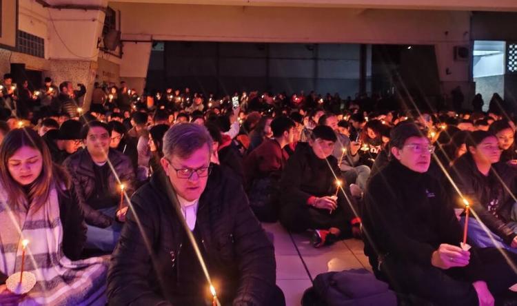 Vigilia de Pentecostés porteña: la juventud, del temor a la alegría Vigilia de Pentecostés porteña: la juventud, del temor a la alegría