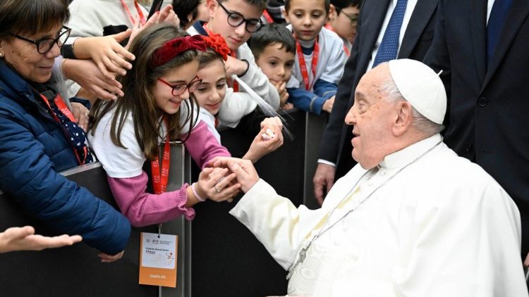 'Volver a poner al enfermo en el centro', dijo el Papa 'Volver a poner al enfermo en el centro', dijo el Papa